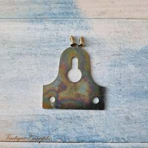 Picture Hanging Hardware: Large Keyhole Plate / Picture / Mirror hanger 46mm x 44mm
