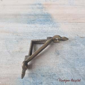 Mini antique solid brass spearhead bracket 52mm x 52mm (1 only)