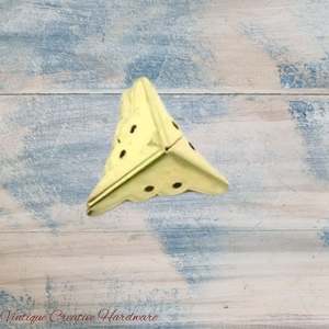 Vintage Metal Furniture Hardware Decorative Embelleshments: Small Project Vintage 3-Way Gold Corner Brackets 18mm x 18mm x 18mm (Copy)