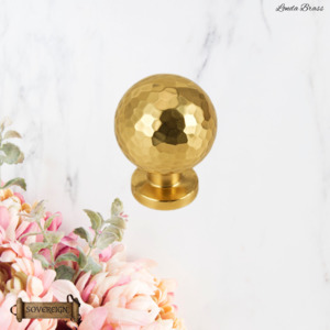 Vintage Metal Hardware: "Londa"Sovereign Hammered Brass Ball cabinet / Drawer Knob 24mm dia