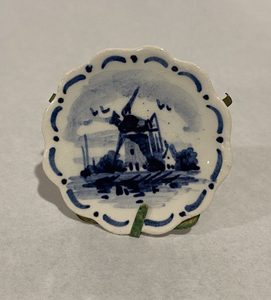 Vintage Finds: Miniature Delft Display Plate
