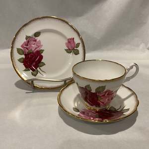 Vintage Finds: Hamilton Roses Trio