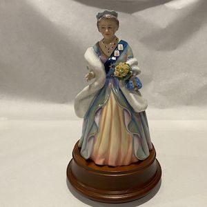 Vintage: Royal Doulton Queen Mother's 90th Birthday HN3189 Figurine