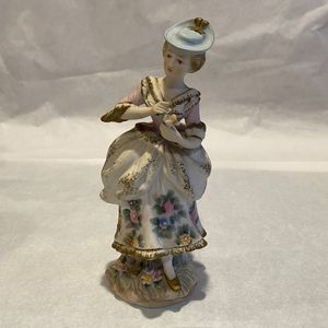 Antiques Collectables: Gainsborough Lady Figurine with Flowers on her Skirt