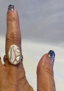 Vintage Jewellery: Sterling Silver Oval Geometric Ring with Stone Inlay