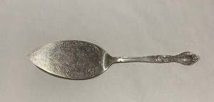 Vintage Finds: Grosvenor Fleur de Lis Silver Plated Cake Serving Spoon