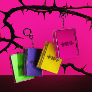 Txt: PRE-ORDER: TXT 8th Mini Album – 7TH YEAR: A Moment of Stillness in the Thorns (Photocard Case Ver.) (Random)