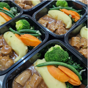 South Island: Sausages with roast onion gravy 16.01.26 SI