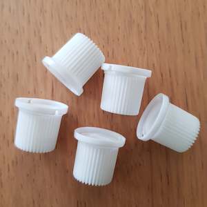 Lids: 5 Spare lids for 600ml pouches