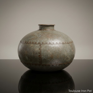 pot: Toulouse Iron Pot