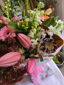 Products: Pinks and Creams - Kakariki Flowers