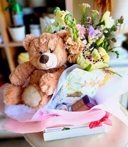 Products: Welcome Baby Pamper Pack - Kakariki Flowers