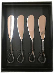 Cutlery: Set of 4 Spreading Knives