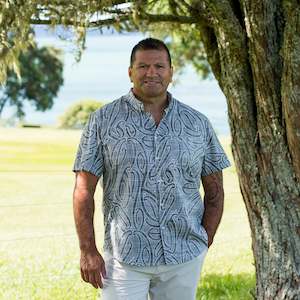 Mens: Kowhaiwhai SS Kiwi Classic Mens Shirt