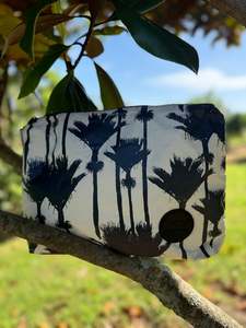 Accessories: Nikau Splashproof Zippered Bag