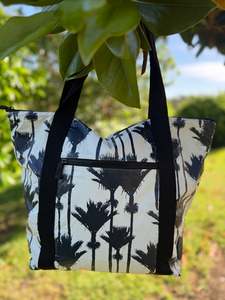 Accessories: Nikau Splashproof Tote