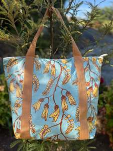 Accessories: Kōwhai Splashproof Tote