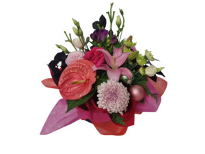 Products: Christmas Cheer Arrangement Large - Kamo Village Florist