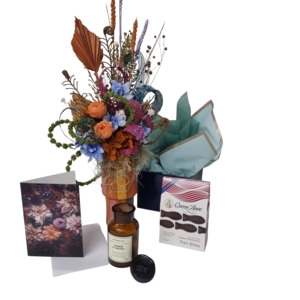 Cottage Spray Gift Set - Kamo Village Florist