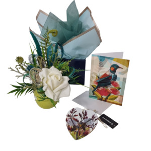 Products: New Zealand Birds Gift Set - Kamo Village Florist