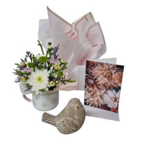 Products: Daisy Mug Gift Set - Kamo Village Florist