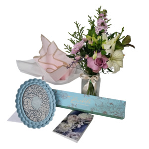 Vase Flowers And Gifts - Kamo Village Florist
