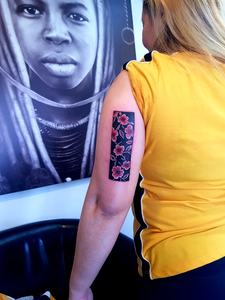 TATTOO SESSION – Kandy Stripes Tattoo