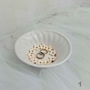 Dawn Clayden Kānuka Boutique Florist: Ring Bowls by Dawn Clayden