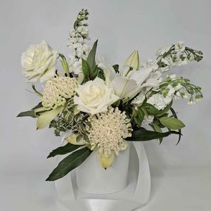 Fresh flowers Kānuka Boutique Florist: A Classic Beauty