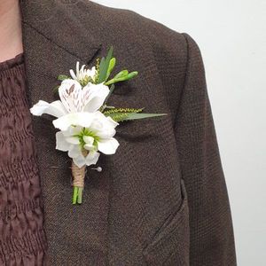 Fresh flowers Kānuka Boutique Florist: Kānuka Groom's Buttonhole