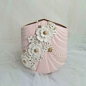 Dawn Clayden Kānuka Boutique Florist: Pink Deco XL Vase by Dawn Clayden