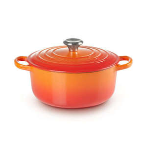 Signature Round Casserole Volcanic