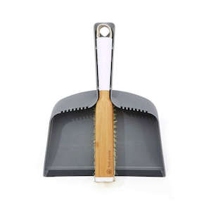 Cleaning: Clean Team Brush & Dustpan Set - White