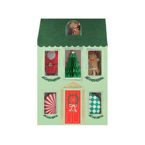 Bakeware Accessories: Festive House Cupcake Kit