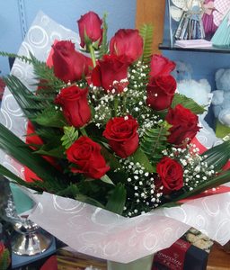 Bouquets: 1 Dozen Roses