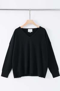Aleger: N.29C Oversized v-neck (Black)