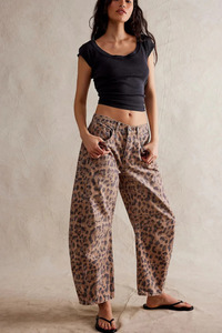 Good Luck Mid-Rise Barrel Jean (Brown Sugar)