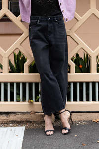 Jeans: Barrel Jean (Black)