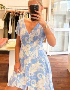 Sale Dresses: Sonya V Neck Short Dress in Blue/White Print