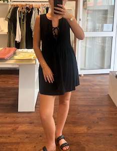 Cassia Sleeveless Front Tie Pleat Dress in Black Cotton