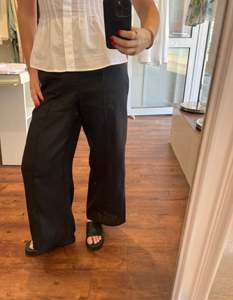 New Arrivals: Farah Elastic Back Pants in Black Linen