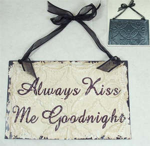 P291PLF  ALWAYS KISS ME