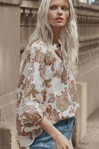 Zoe Kratzmann 1: Zoe Kratzmann Invoke Top K'gari Cream