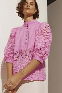 Zoe Kratzmann 1: Zoe Kratzmann Presence Top Lotus Lace