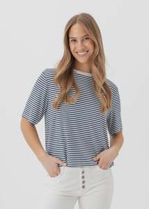Moss Copenhagen: MSCH Jana Tee Stripe White/Oceana