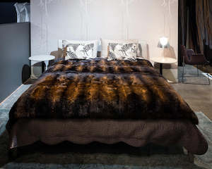 Throw: Karu Bedspread (King)