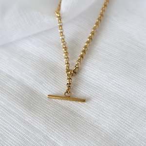Necklaces: Large T Bar Necklace