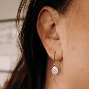 Black Friday 2025: Oval Lotus Wire Earrings