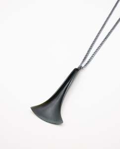 Joe Sheehan: Hollow Necklace ~ Black Nephrite II (Cowell, Australia)