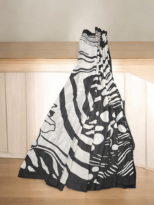 Products: Classic Creamy Black & white with Golden Silk Saree – Kaysons